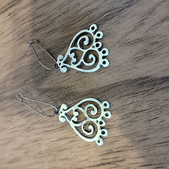 NWOT Plunder Earrings - Picture 2 of 4